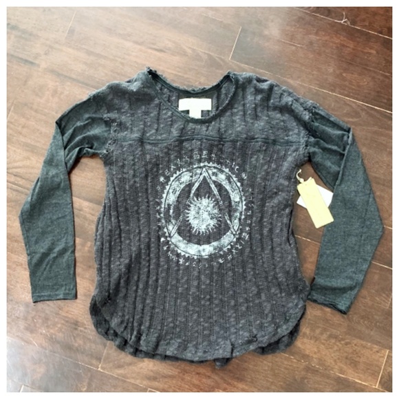 NWT Bloomingdales gray light sweater M - Picture 1 of 5